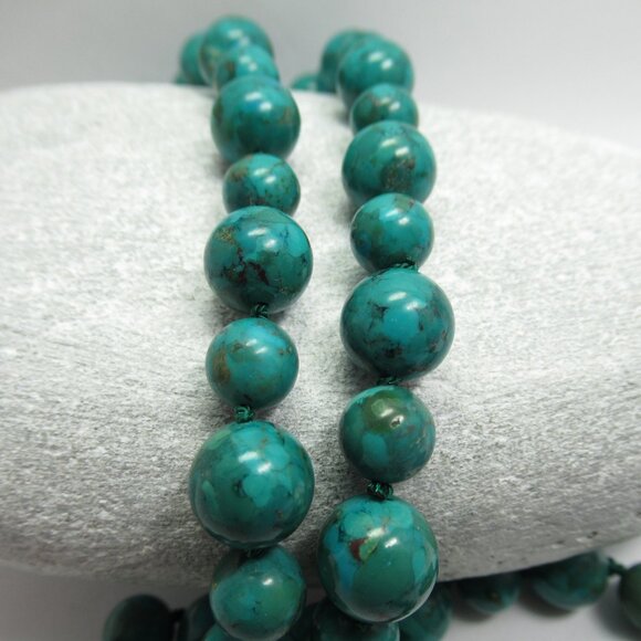 Hand Knotted Turquoise bead necklace - Picture 7 of 11